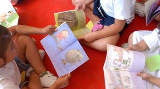 A leer y a escribir los chicos no aprenden solos