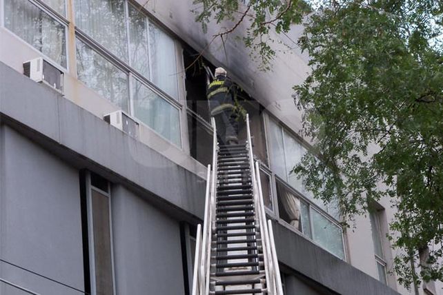 Se incendió un monoambiente en pleno centro santafesino