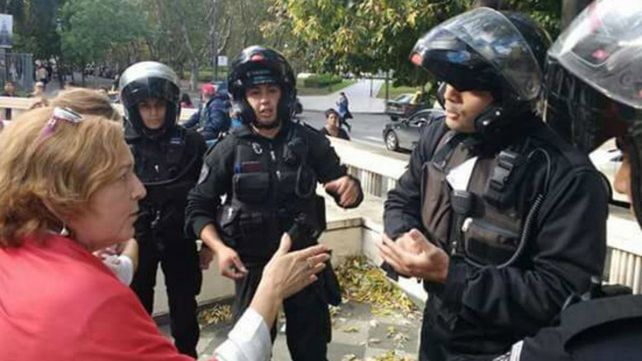 El 70 por ciento de las mujeres policías sufrió violencia de género en el trabajo