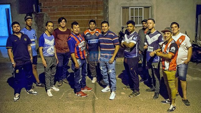 Grupo Inesperados es una banda de Paraná que anhela llegar lejos en la movida tropical. Hoy pasaron por Luz