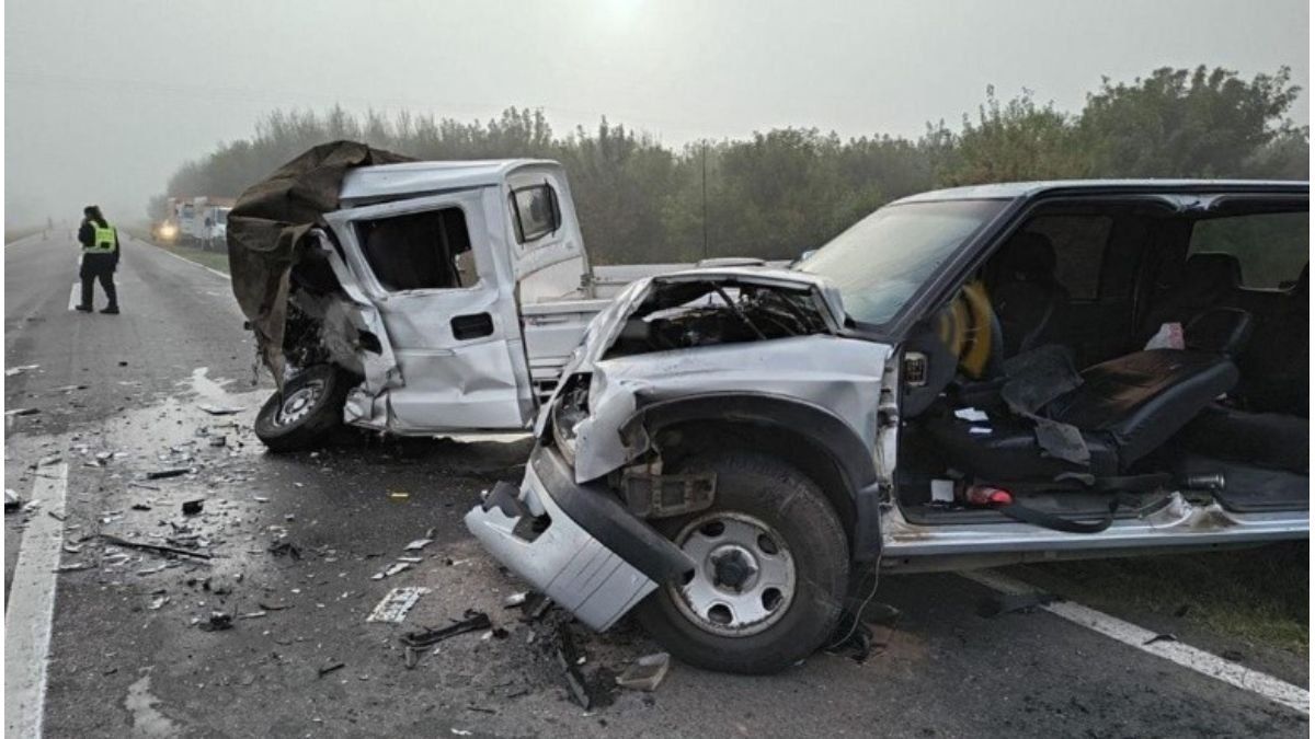 Dos personas murieron tras el choque de dos camionetas en la ruta 14
