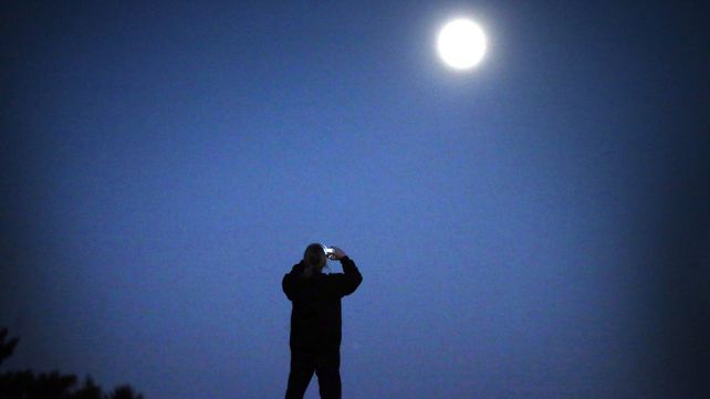 Así se ve la Superluna por el mundo