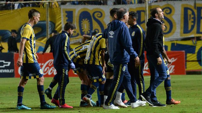 Somoza inicia la retirada en cancha de Unión