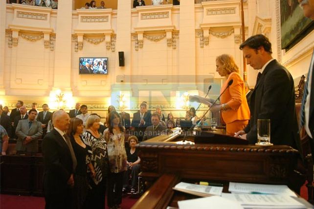 Miguel del Sel desembarc&oacute; en Santa Fe y pate&oacute; el tablero en Diputados