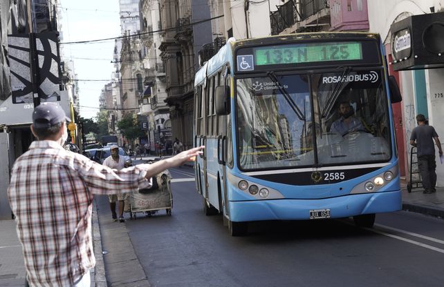 El boleto de transporte urbano de pasajeros de Rosario está en el puesto número 23 del ranking de tarifas más caras del país.&nbsp;