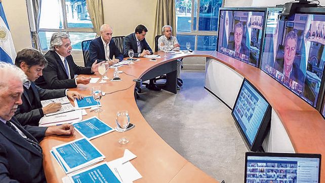Monitores. El presidente discuti&oacute; con los gobernadores distintas alternativas para flexibilizar la cuarentena.