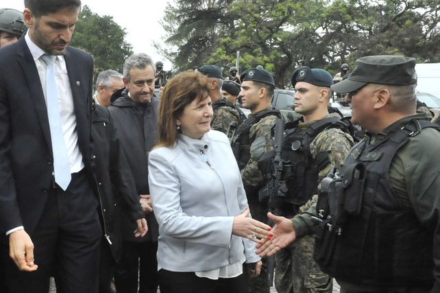 Fuerte aval. La ministra Bullrich enfatizó en su discurso una protección a los policías.