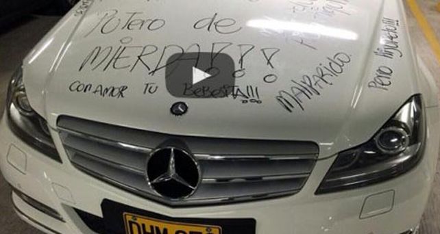 Una mujer despechada le rayó el auto de lujo a su pareja que le fue infiel