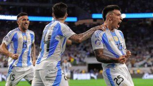 Dibu Martínez se puso otra vez la capa y Argentina está en las semifinales de la Copa América