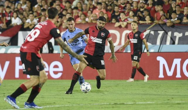 Newells ganó ante su gente en la vuelta al Coloso y sigue invicto y puntero