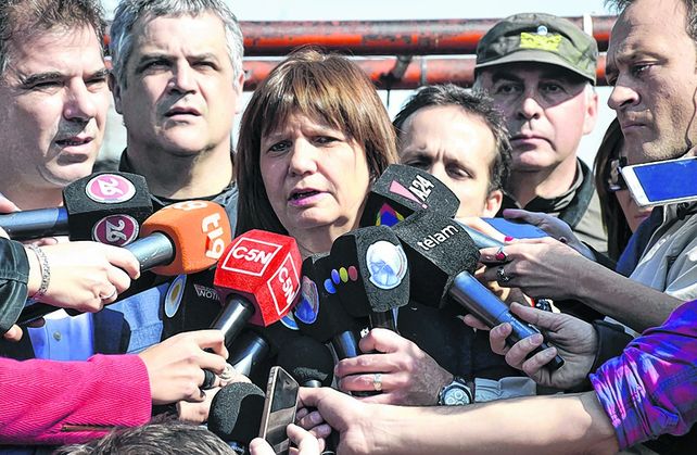 Ministra. Patricia Bullrich ayer al participar de la demolición de tres búnkers de droga en La Matanza.