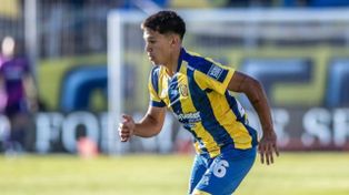 Giovanni Cantizano lo volvió a hacer: hizo un golazo ante Newells que rápidamente se hizo viral en las redes.