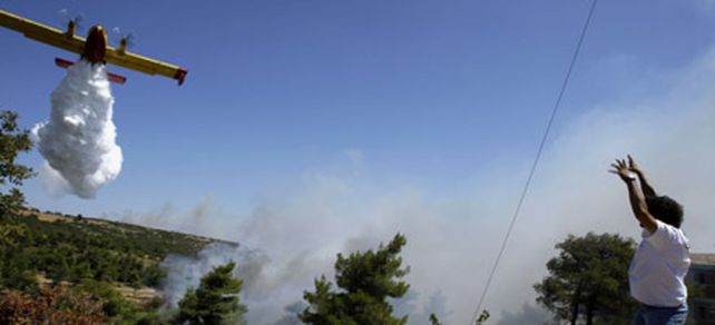 Alerta ante el marcado avance de incendios hacia la capital de Grecia