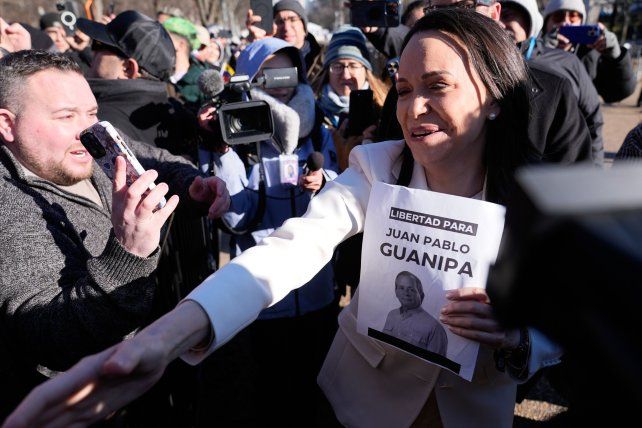 Corina Machado sugirió que le ofreció la medalla del Nobel de la Paz a Trump