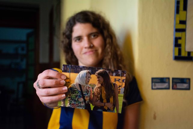 María Eugenia de Pato, militante de Hijos Rosario, también parte del material de Oubiña en Cuerpas Reales, Hinchas Real