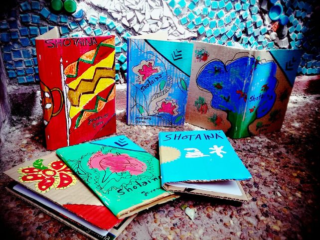 Los libros de Shotain&aacute; son 100% artesanales.