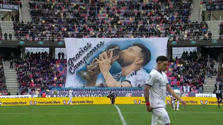 Desde aplausos hasta videos: los emotivos homenajes a Lionel Messi en el fútbol argentino