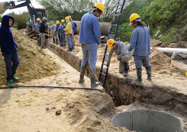 Varisco firmó con Nación obras para ampliar la red cloacal en Paraná
