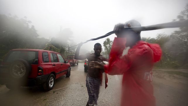 EE.UU: Millones de personas evacuadas por la llegada del huracán Matthew