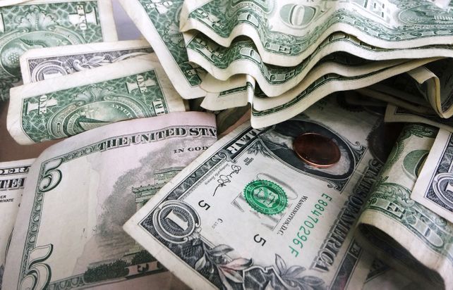 La compra y venta de dólares se flexiblizó a fines de abril.