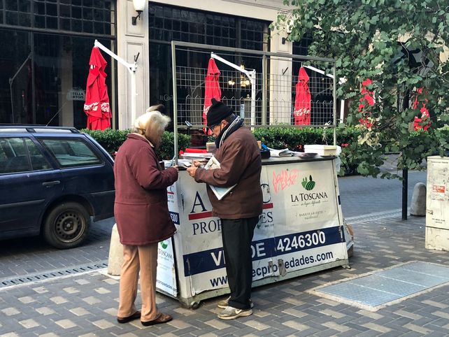 Los censistas empezaron a recorrer las calles de la ciudad casi desiertas