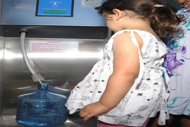 Destacaron a los dispensers comunitarios de Assa por “la gestión responsable del agua”