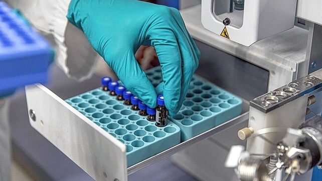 Confirman variante de Covid-19 que combina Ómicron y Delta