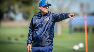 Ariel Holan irá por una victoria a La Plata para consolidar el proceso ascendente de Central en esta temporada.