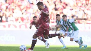 Eduardo Salvio marcó de penal para Lanús.