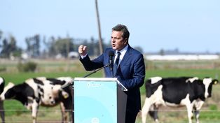 Anuncios. El ministro de Economía, Sergio Massa, estuvo en el partido bonaerense de Navarro.