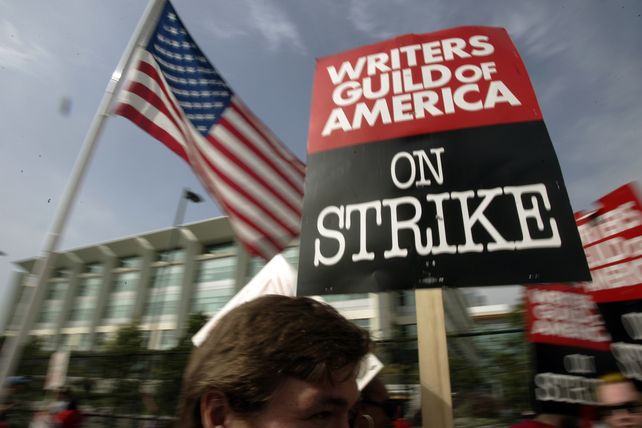 Ya hay marchas y protestas en los principales estudios de Hollywood.