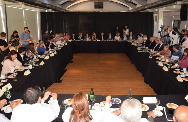 Mesa común. Los concejales de la región solicitaron que el plan de seguridad para Rosario abarque a toda la zona. 