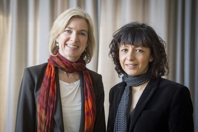 La estadounidense Jennifer Doudna y la francesa Emmanuelle Charpentier.