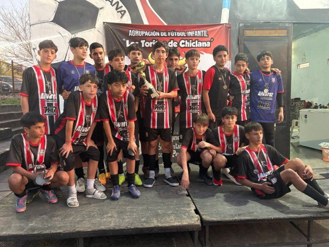 Los chicos de Toritos que forman parte del torneo de fútbol formativo.