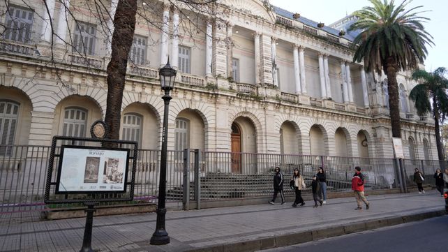 La Facultad de Derecho de la Universidad Nacional de Rosario (UNR).