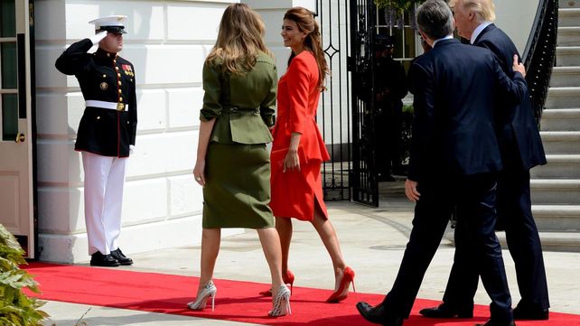 Aseguran que el vestido de Juliana Awada es igual a uno que usó la Reina Letizia