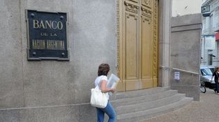 Se viene un jueves con atención restringida en bancos