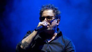 Calamaro se disculpó por terminar antes un recital en Bogotá