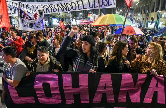 Al congreso. La movilización fue en el Día del Orgullo LGBTI.