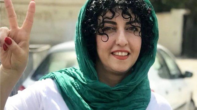 Narges Mohammadi fue arrestada en 13 ocasiones y condenada a un total de 31 años de prisión y 154 latigazos por su lucha contra los vejámenes a mujeres en Irán&nbsp;
