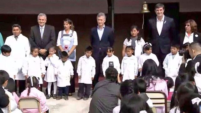 Macri inauguró el ciclo lectivo y lamentó el paro docente