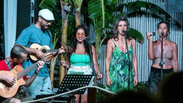 Samba na Esquina invita a un atardecer de música brasileña en Arenas