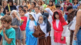 Nuevamente la parroquia Nuestra Señora de La Paz reunió en la plaza a los chicos de la catequesis para compartir una celebración cristiana&nbsp;