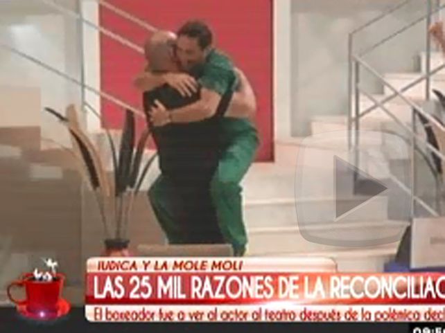 Así se reconciliaban Iúdica y La Mole Moli en público