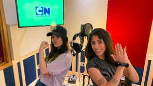 La creación de Ana Oly (derecha) saltó de Facebook a la TV.
