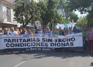 Estatales marchan en rechazo a la oferta del gobierno provincial. Mirá el recorrido