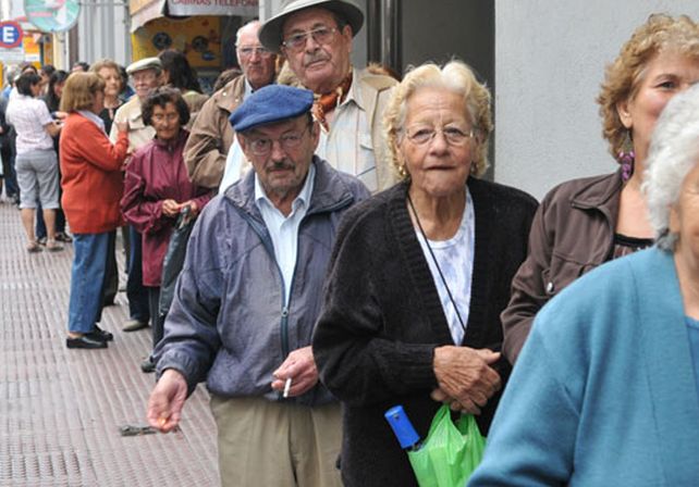 Jubilados provinciales cobrarán el aumento con el haber de marzo