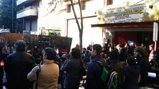 Sus hijos tomaron el colegio y ahora el Estado los demanda