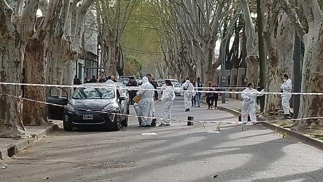 Mataron a un policía en una emboscada frente a la sede de la Agencia de Investigación Criminal