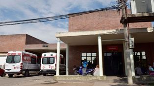 El hospital Amselmo Gamen. El chico de 15 años baleado en Córdoba y La Ribera fue trasladado por un vecino a ese nosocomio. 